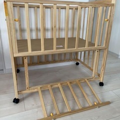 西松屋　ベビーベッド　木製の画像