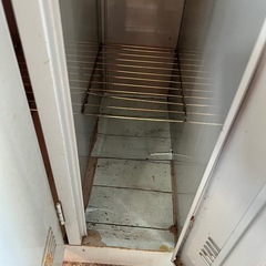 4人用ロッカー　四人用　4枚扉　業務用　事務用品　オフィスロッカー　スチール製　更衣室　4連　四連【各扉鍵付き】の画像