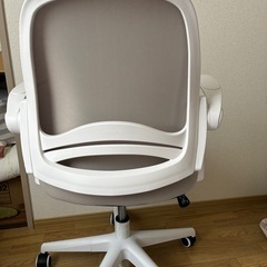 【ほぼ新品】オフィスチェア　メッシュチェア　ホワイト×グレー　昇降式・キャスター付きの画像