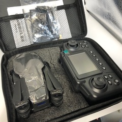 新品【149】E99 デュアルHDカメラ搭載PROスクリーン操作 WiFi対応 折りたたみドローン（黒）の画像