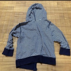 ユニクロ薄手パーカー100の画像