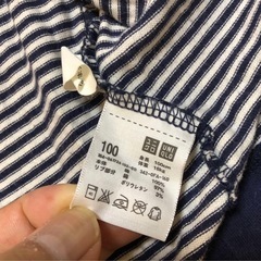ユニクロ薄手パーカー100の画像