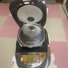 炊飯器
の画像