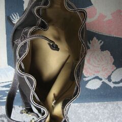 トラサルディーの皮のバッグの画像