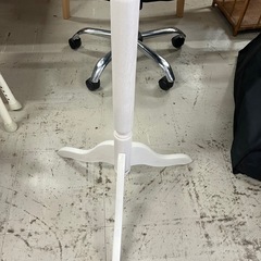 O 2510-590 木製コートハンガー キズ 汚れありの画像