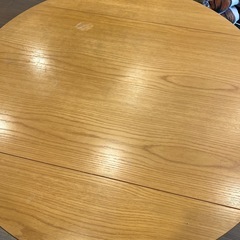 折り畳みテーブルの画像