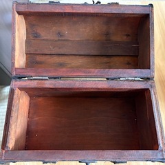 木製トランクの画像
