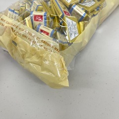 スイスデリス ミルクチョコレート 1.5kg　賞味期限2025/12/23 Y49-590019の画像