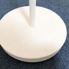 フロアランプ LI-ZU ホワイト LED電球3個おまけ付 NITORI フロアスタンド・照明器具・スタンドライト角度調節可能 展示品・アウトレットの画像