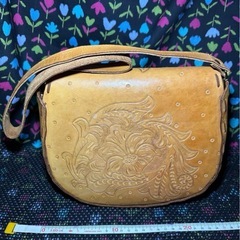 カービング　ショルダーバッグ　ヒッピー　ヴィンテージ　レトロ　花柄　レザーの画像