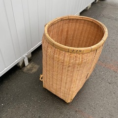 💙背負い籠　竹籠の画像