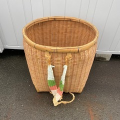 💙背負い籠　竹籠の画像