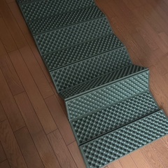 BUNDOK  ほとんど使っていません　アウトドアクッション 　フォームマット 折り畳み式 防水、防湿性、キャンプ、の画像