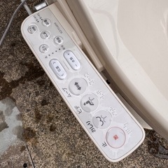 ((受け渡し待ち)温水便座付きトイレ一式 の画像