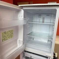 2020年製　137リットル冷蔵庫の画像