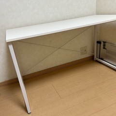 パソコンデスクの画像