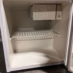 小さい冷蔵庫の画像