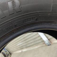 ICE NAVI 7 215/65R16 21年製　４本　スタッドレス　タイヤのみの画像
