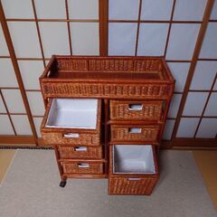 籐家具 チェストの画像