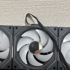 LIAN LI UNI FAN SL-INFINITY 120の画像