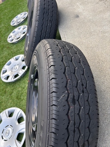 ハイエース純正タイヤホイール新車外し