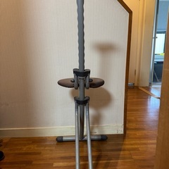 高さ調整式折りたたみ椅子の画像