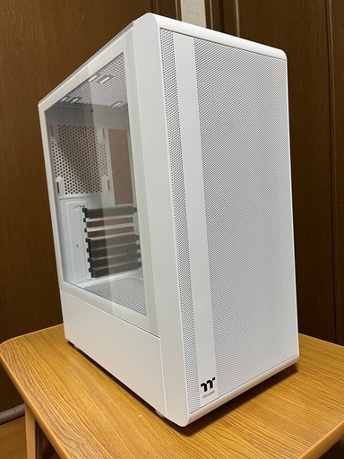 PCケース　thermaltake s200 メッシュスロットカバー