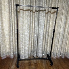 伸縮式ハンガーラック