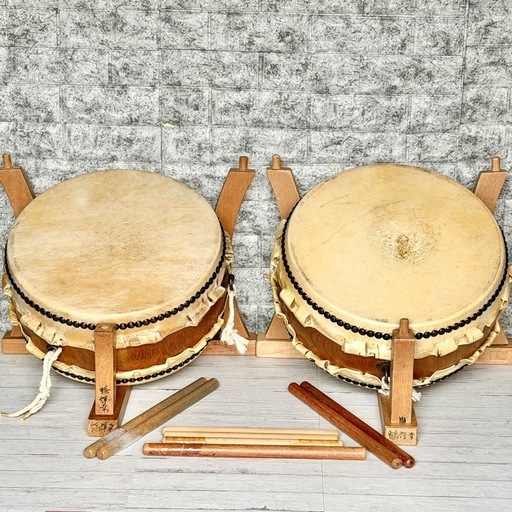 短胴和太鼓 打面一尺三寸・全長七寸・短胴羅武・台座付