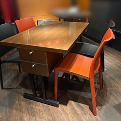 【4人掛け】飲食店テーブル　レアな韓国系　引き出し付きテーブルの画像
