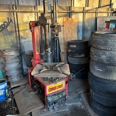 タイヤの組み替え、ばらし作業のお仕事！の画像