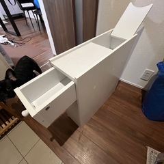 トイレの棚の画像