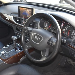 ★信用回復ローン★アウディA6★　🌈クルーズコントロール🌈バックカメラ🌈リアエアコン🌈の画像