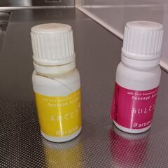 アロマディフューザーとアロマオイル2本の画像