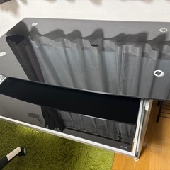 ガラステーブルの画像