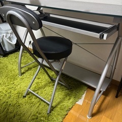 ガラステーブルの画像
