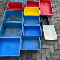 引取限定　コンテナ13個　まとめ売りの画像