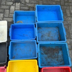 引取限定　コンテナ13個　まとめ売りの画像