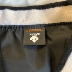 K2510-368 DESCENTE プルオーバー  ホワイト サイズ表記なし 中古美品の画像