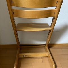 チャイルド食卓座席　数万円で購入 よかったらどうですか^o^ 高さ調節でき便利です　小学生まで使えます^o^　の画像