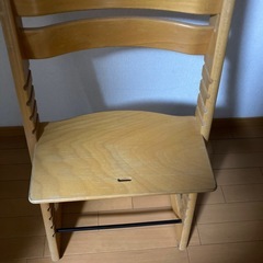 チャイルド食卓座席　数万円で購入 よかったらどうですか^o^ 高さ調節でき便利です　小学生まで使えます^o^　の画像