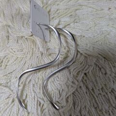 【ステンレス】※未使用品※変形ライン ニュアンスピアスの画像