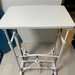 折りたたみ昇降デスクの画像