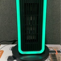 LEDディスプレイ搭載・首振り＆温度調節機能付きの多機能セラミックヒーターの画像