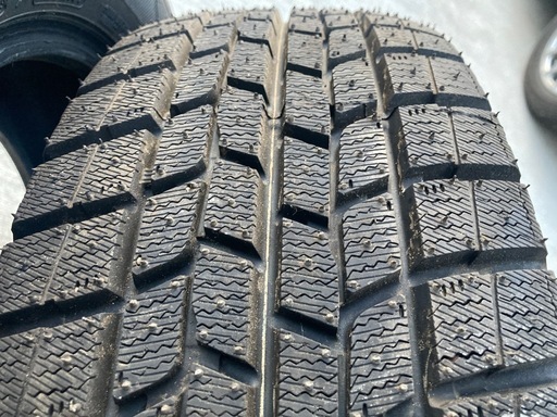 冬タイヤほぼ新品 195/65R15 2本 新品時のイボ残りあり 