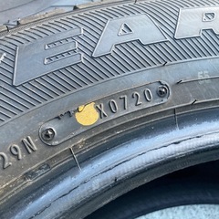 冬タイヤほぼ新品 195/65R15 2本 新品時のイボ残りあり の画像