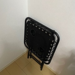 インフィニティチェアとテーブルの画像