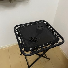 インフィニティチェアとテーブルの画像