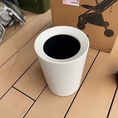 ゴミ箱の画像
