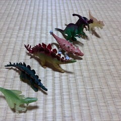 恐竜おもちゃの画像